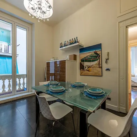 House A Due Passi Dal Mare アパート